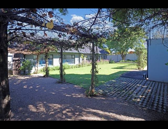 66.20M² BUSINESS TO LET IN PARKMORE